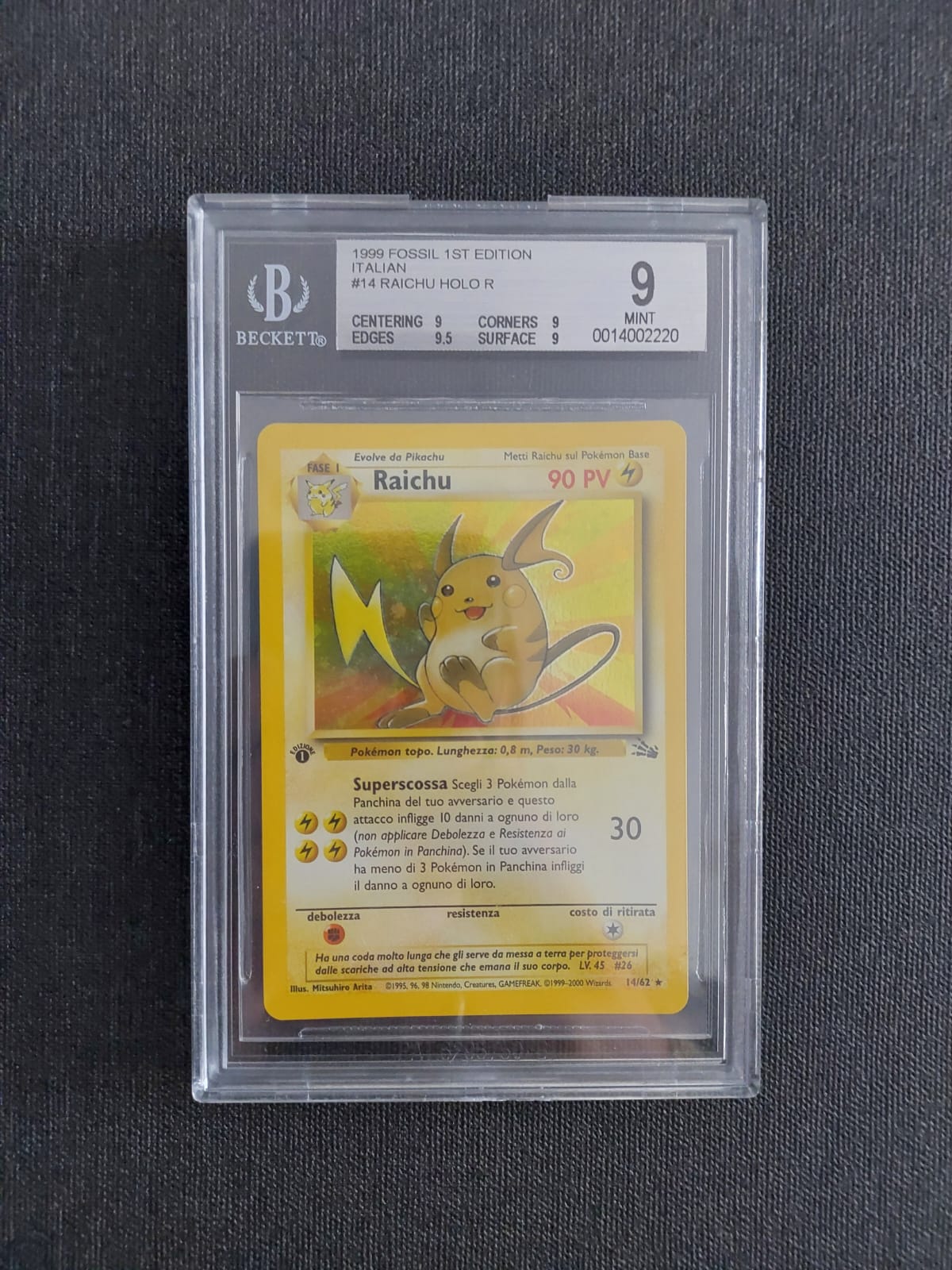 Raichu Holo 14/62 Fossil Prima Edizione BGS 9